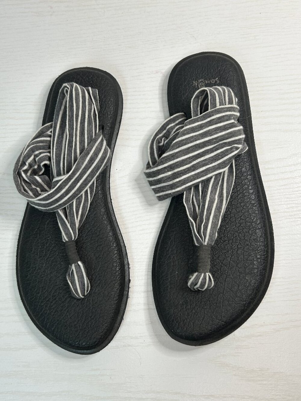 Sanuk Yoga Sling Sandals Women's Size 8 Gray White Stripe Boho Casual Comfort - Picture 2 of 5